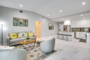 Chic North Miami House about 7 Mi to Hard Rock Stadium